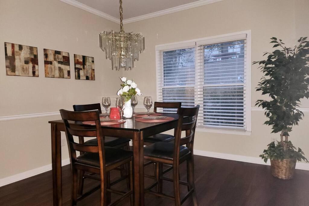 Villa 2,298Sqft-King Bed-Bbq-Gbps-W/D Snellville Exterior foto